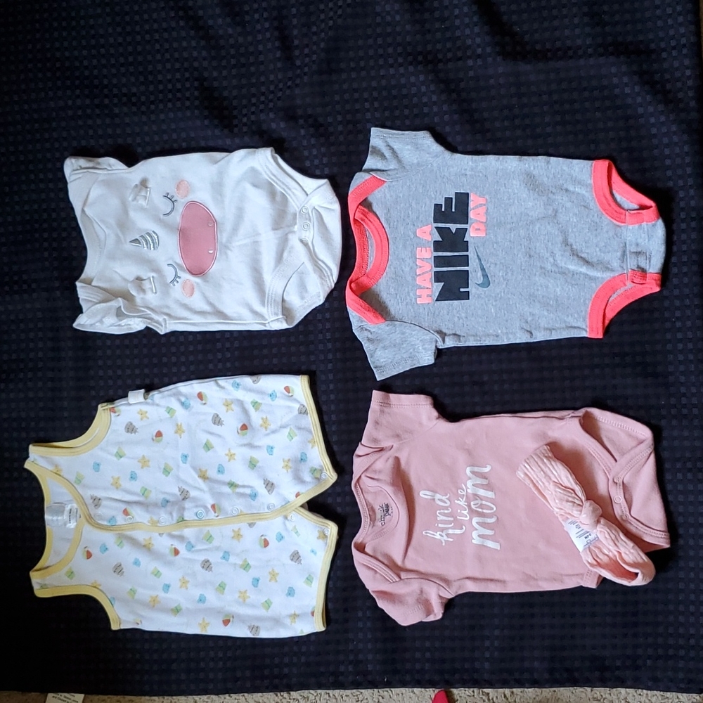 Lot of 4 , short sleeve, girl one Piece , size 0-3 months, Nike, Small Wonders